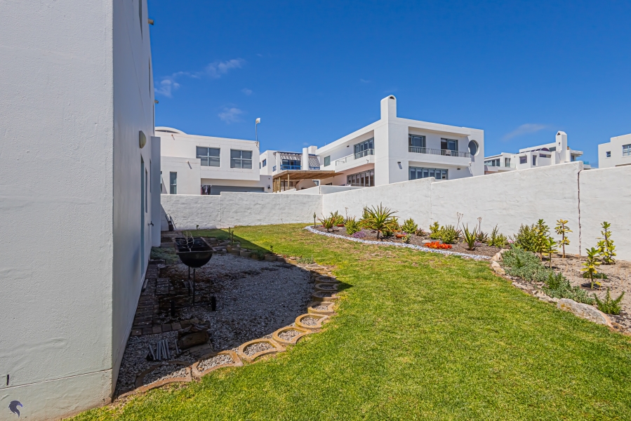 4 Bedroom Property for Sale in Paradise Beach Western Cape